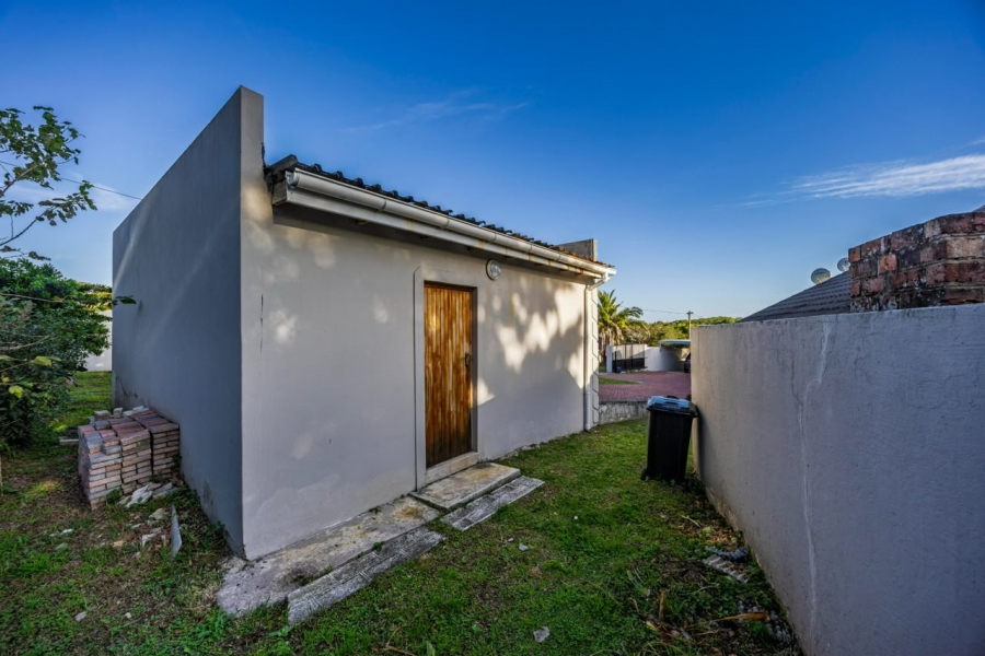 4 Bedroom Property for Sale in Beacon Bay Eastern Cape